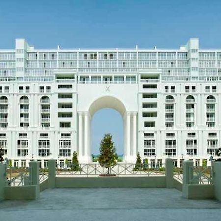 Apartments By The Sea Батумі Екстер'єр фото