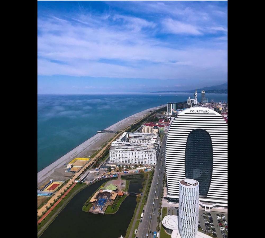 Apartments By The Sea Батумі Екстер'єр фото